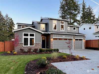 8717 240th St SW Edmonds, WA 98026