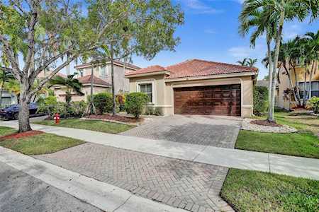 1028 Silktree Ln Weston, FL 33327