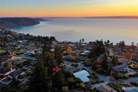 12112 25th Ave SW Burien, WA 98146