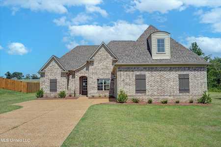 2854 Ross Meadows Ln Olive Branch, MS 38654