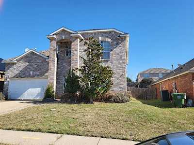 6744 Red Rock Trail Watauga, TX 76137