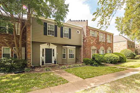 1834 Hunters Creek Dr Germantown, TN 38138