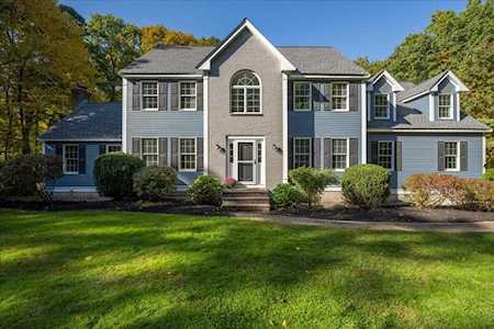 35 Smith Rd Northborough, MA 01532
