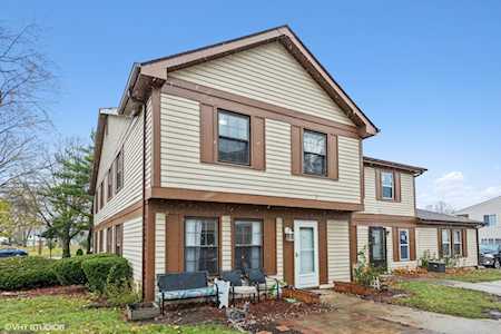 22B Fernwood Dr Bolingbrook, IL 60440