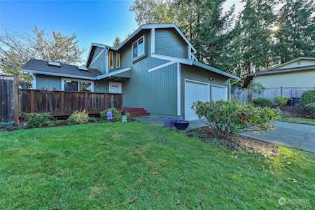 32524 52nd Place SW Federal Way, WA 98023