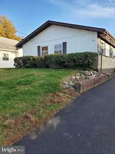 26 Apple Ave Bellmawr, NJ 08031
