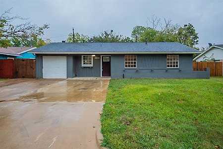 4808 Navajo Trail Balch Springs, TX 75180