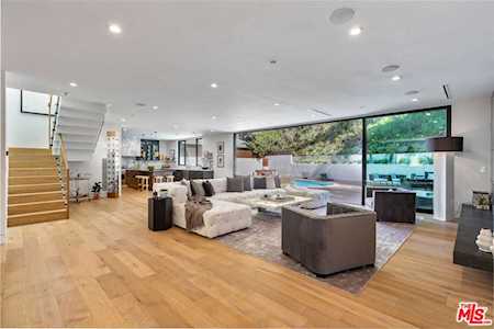 2220 Coldwater Canyon Dr Beverly Hills, CA 90210