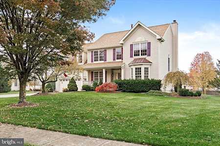 17 Wycklow Dr Robbinsville, NJ 08691
