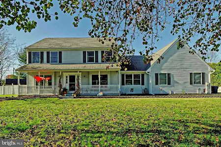 205 Meadowview Ct Mullica Hill, NJ 08062