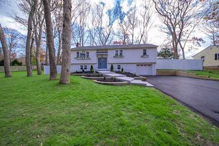 22 Bow Run Narragansett, RI 02874
