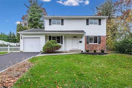 Commack Real Estate - Homes for Sale in Commack