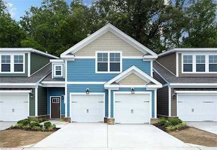 102 Creek Front Ln Suffolk, VA 23435