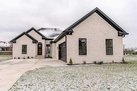 179 Cherokee Dr Shelbyville, KY 40065