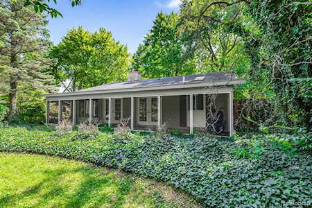 3384 Paddington Dr Troy, MI 48084