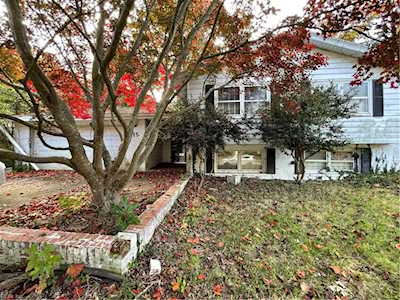 15 Beverly Hills Dr Newport News, VA 23606
