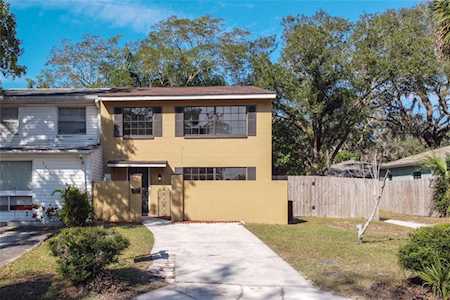 5232 Maple Hill Dr Temple Terrace, FL 33617