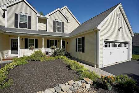 42 Willowbrook Ave Greenland, NH 03840