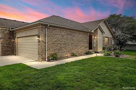 48775 W W Windmill Circle Macomb Twp, MI 48044