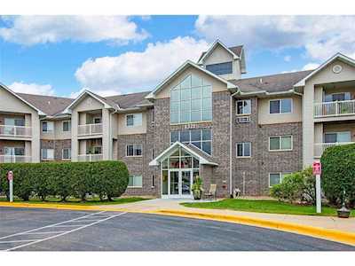 1321 Lake Drive W #124 Chanhassen, MN 55317
