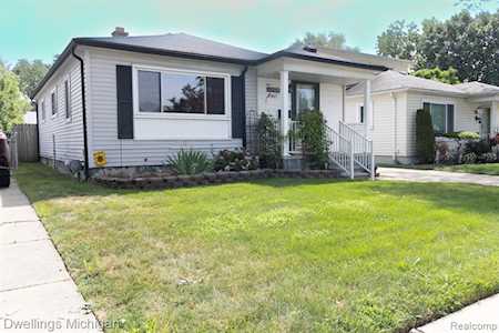 7807 Mayfair St Taylor, MI 48180