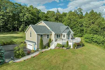 18 Revolutionary Ln Nottingham, NH 03290
