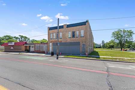 15604 E Warren Ave Detroit, MI 48224