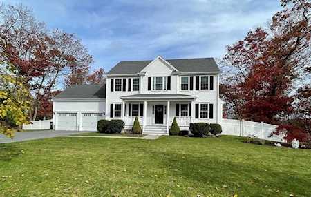 10 Julia Dr. Bellingham, MA 02019