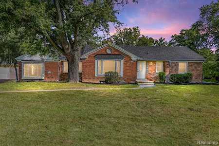 29130 Shiawassee Rd Farmington Hills, MI 48336