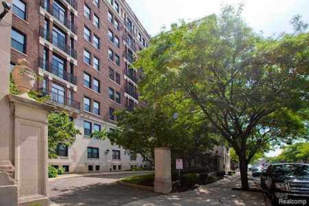 2900 E Jefferson Ave #D602 Detroit, MI 48207