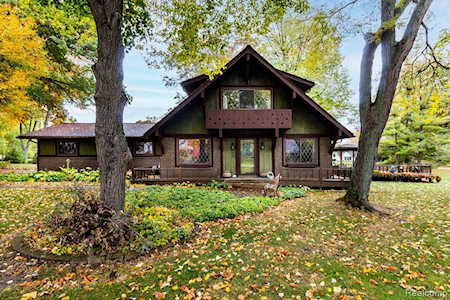 6724 Limerick Ln Troy, MI 48098