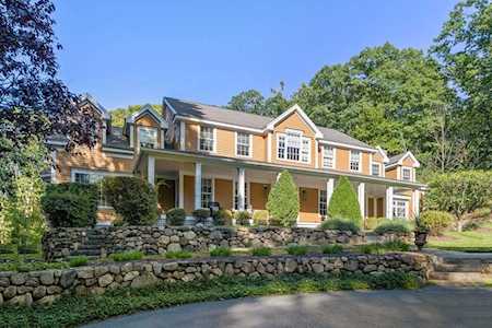 34 Page Farm Rd Sherborn, MA 01770