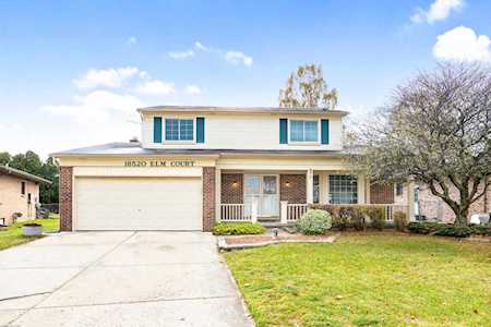 18520 Elm Ct Macomb, MI 48044