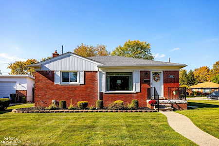 21619 Arrowhead Saint Clair Shores, MI 48082