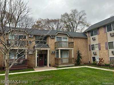 417 Parkdale Rochester, MI 48307