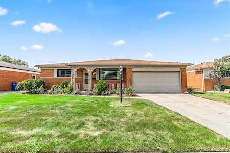 31527 Rosenbusch Dr Warren, MI 48088