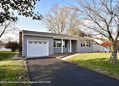 156 Westbrook Dr Toms River, NJ 08757