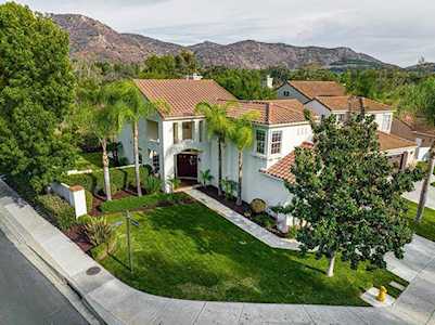 2402 Fallbrook Place Escondido, CA 92027