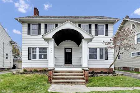 1658 Saint Charles Ave Lakewood, OH 44107