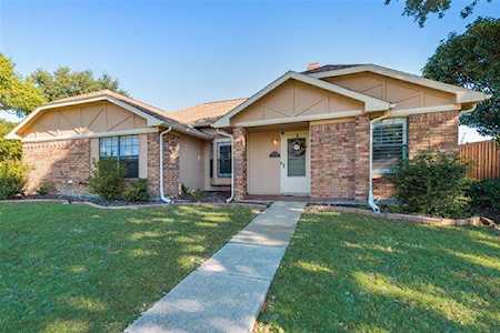 2902 Palisades Drive Carrollton, TX 75007