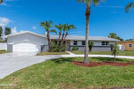 1118 Jacaranda Avenue Daytona Beach, FL 32118