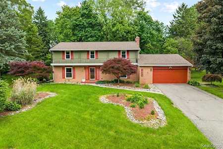1072 Stonegate Ct Flint Twp, MI 48532