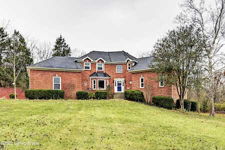 5911 Centerwood Dr Crestwood, KY 40014