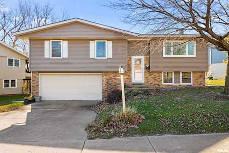 2402 Carriage Ln Peoria, IL 61604