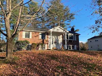 16 Warwick Rd Franklin, MA 02038