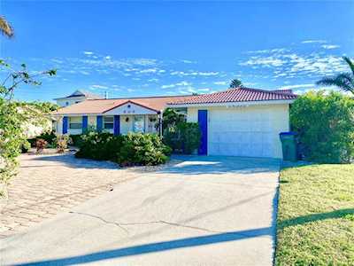 606 Dundee Ln Holmes Beach, FL 34217