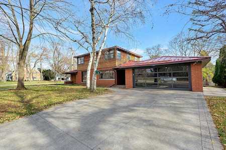 427 Park Dr Neenah, WI 54956