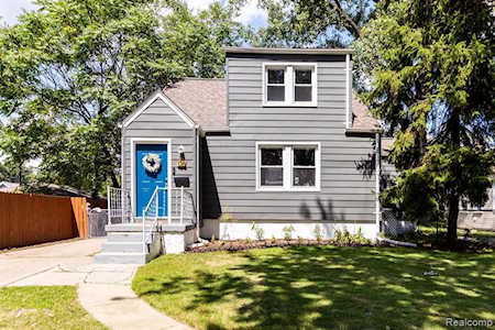 136 W Elza Ave Hazel Park, MI 48030