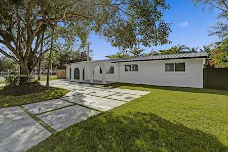 7142 SW 65th Ave South Miami, FL 33143