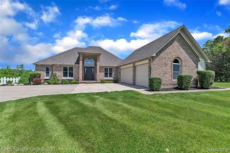 7520 Shuman Dr Goodrich Vlg, MI 48438